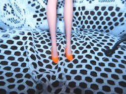 orange light closed heels